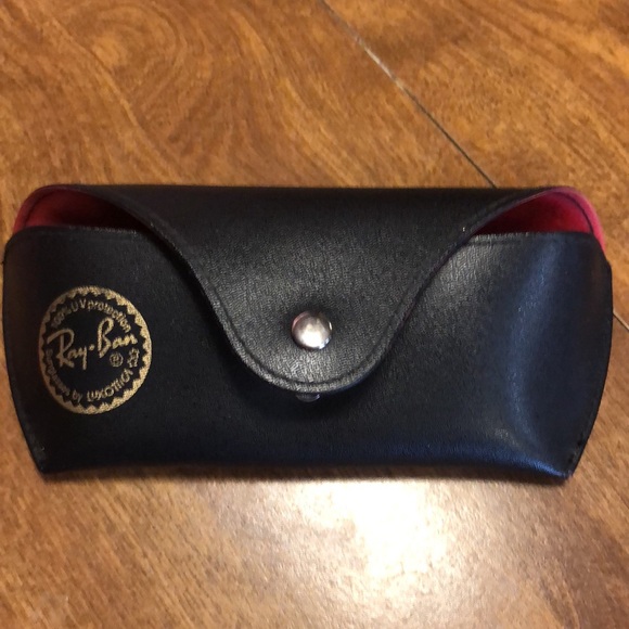 Ray-Ban Glass Case - Picture 3 of 8